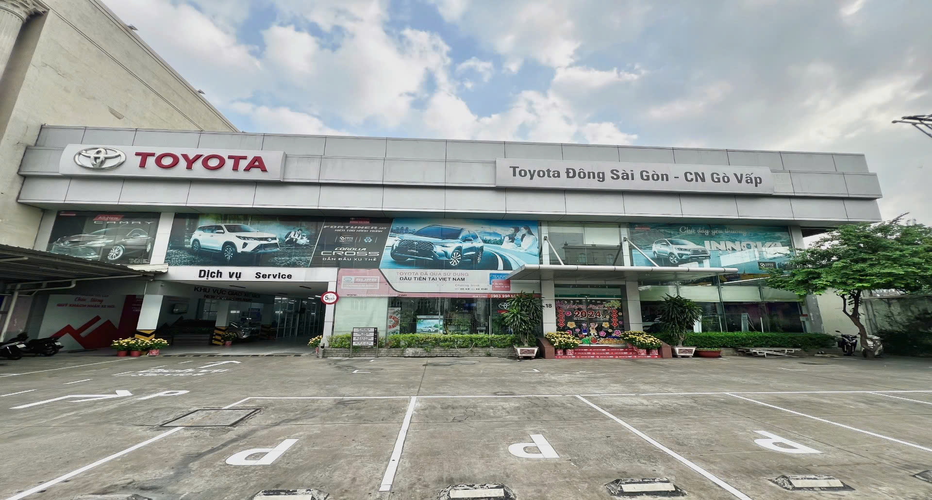hinh showroom Giới Thiệu